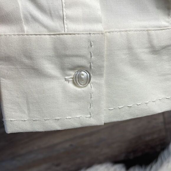 Sag Harbor Strtch Woman’s Button Up Blouse, Size 1X, White - Picture 9 of 9